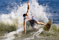 加纳乔左脚低射破门创历史，阿根廷新星闪耀斯坦福桥