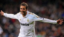 鲁尼亲述离队风波，2010年申请转会，源于对俱乐部未来规划的疑虑