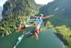 U17亚洲杯半场战报，帅惟浩梅开二度闪耀全场，万项稳健点射，中国队三球领先巴林