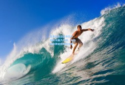 恩里克笑谈执教哲学，年龄与魅力齐增，每日进步铸就教练新境界