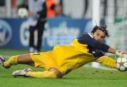 意法英三国聚焦雷恩新星 18岁高中锋梅特引米兰切尔西竞逐